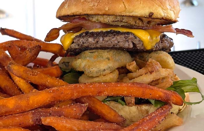 Cheeseburger With Bacon