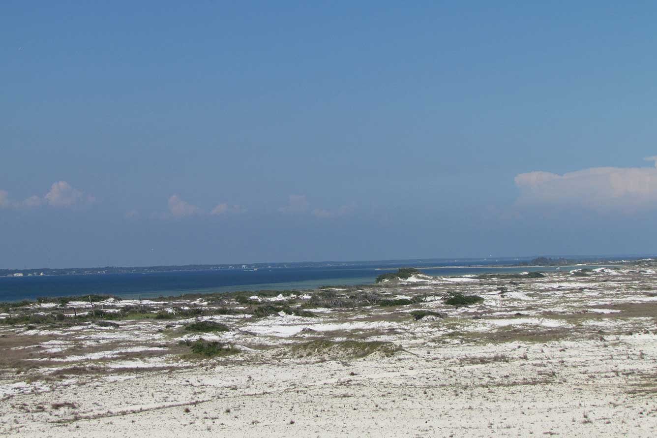 Beautiful vast beaches in Fort Walton Florida at Wavecrest Lodge