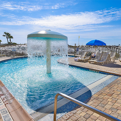Wavecrest Lodge pool on Fort Walton Beach in Florida